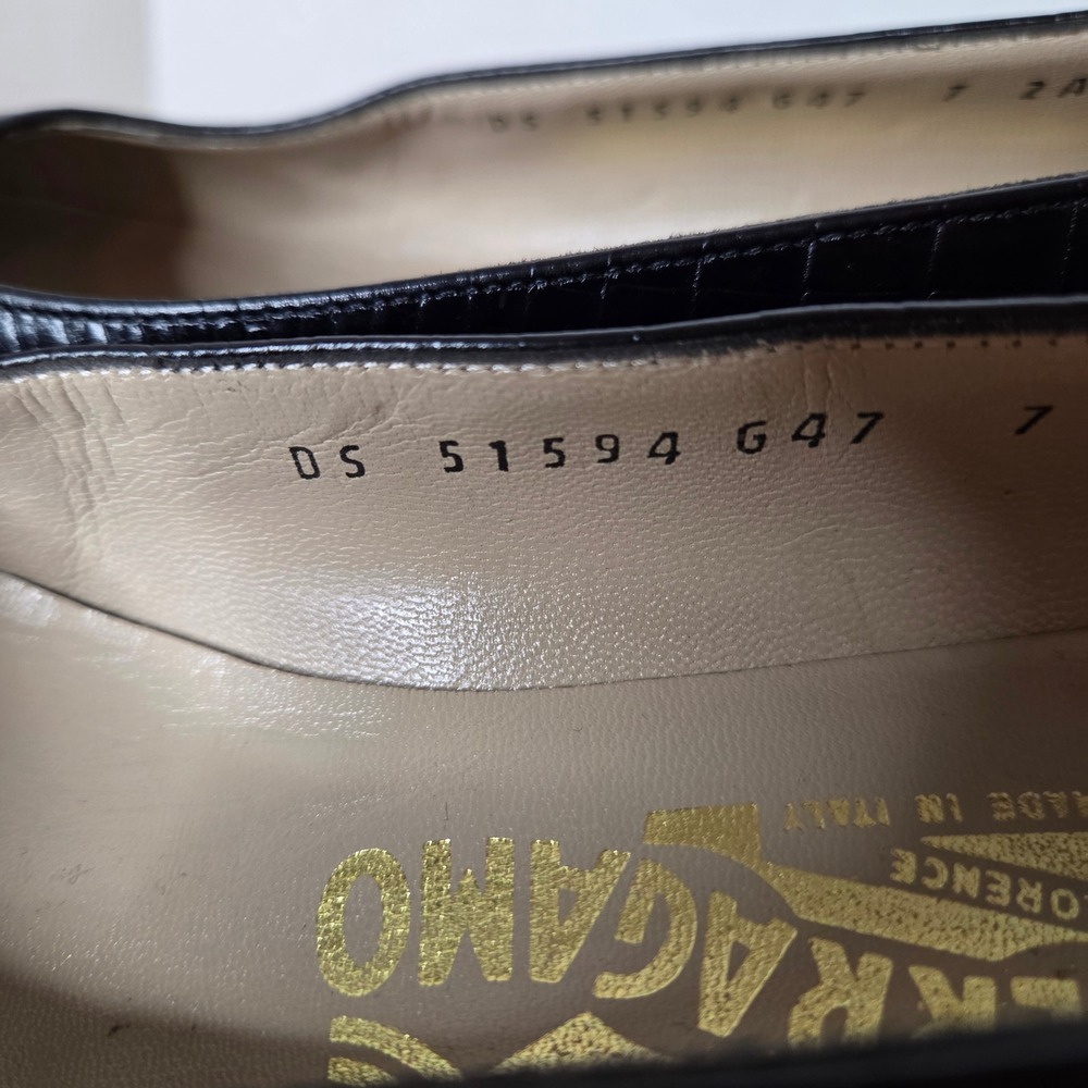 Salvatore Ferragamo Black Croc Embossed Leather Pumps Block Heel Sz 7 2A Narrow - Picture 6 of 16